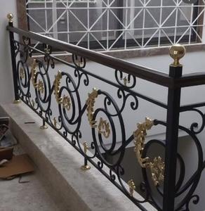 Rampe d'escalier en fer forgé de designer avec détails en laiton des deux côtés, rampe intérieure haut de gamme, exportateur, vente en gros, taille personnalisée - Product Image 4