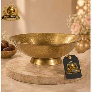 Bol à pieds en laiton gravé, bol à fruits en métal gravé vintage, design traditionnel, bol de centre de table, vaisselle indienne en métal - Product Image 1