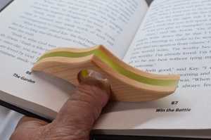 Support de lecture en bois et résine avec logo personnalisé, anneau de maintien de page, accessoire de lecture promotionnel, vente en gros - Product Image 2