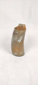 Auténtico Jarro de Cuerno Estilo Vikingo Hecho a Mano y Ecológico, Jarra con Asa para Miel, Vino, Cerveza, Licores, para Amantes de las Bebidas - Product Image 3