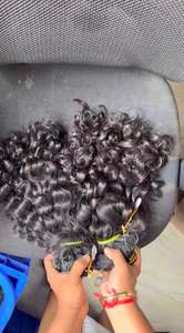 Paquetes de cabello rizado natural Extremos completos gruesos Cutículas Alineadas Color natural Humano Sin procesar Virgen cruda Extensión de cabello de grado Remy - Product Image 4