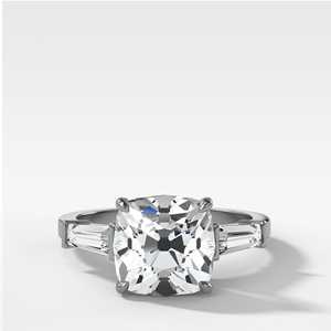 Bague de fiançailles moderne en or massif 14 carats avec diamant de laboratoire de 2 carats, trois pierres, taille baguette, sertie sur les côtés, style ancienne mine, pour mariage - Product Image 1