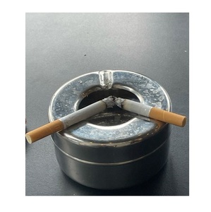 Cendrier en acier avec bords définis, base stable et surface facile à nettoyer, adapté aux comptoirs, aux tables et aux zones de bar. - Product Image 2