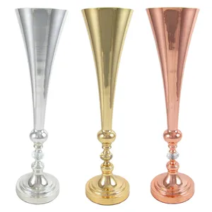 Vase sur pied en fer haut de gamme, élégant, avec design côtier, fait main pour la décoration d'espaces de vie haut de gamme - Product Image 2