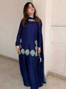 Ensemble Salwar pour femme brodé bleu en soie créponnée, robe longue Farshi, extensible et réversible, tenue de fête et de mariage - Product Image 1
