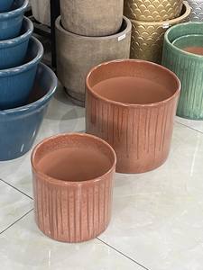 Maceta Moderna de Terracota al por Mayor con Acabado Tallado a Mano, Ecológica y Ligera para Jardín y Hogar - Product Image 3