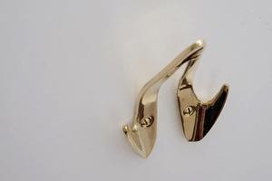 Support mural double crochet en laiton et zinc style ferme rétro pour salle de bain ou décoration de chevet - Product Image 5