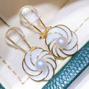 Boucles d'oreilles fines populaires, bijoux de luxe en perles d'eau douce naturelles avec clips d'oreille en forme de fleur et huîtres à perles - Product Image 5