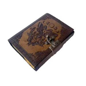 Carnet artisanal classique en cuir véritable avec gaufrage papillon et phases de lune, motif floral, papier à bords festonnés, fermeture à fermoir, style vintage - Product Image 1