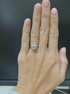 Anillo de Compromiso con Diamante Cultivado en Laboratorio, Corte Brillante Redondo de 5 Quilates, Oro Blanco de 18K, Certificado IGI - Product Image 2