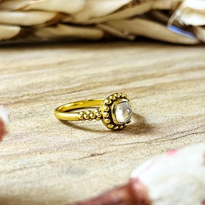 Anillo Boho de Piedra Lunar de Venta Caliente, Banda Étnica de Latón para Mujer, Chapado en Oro de 18k, Estilo Tribal Antiguo, Delicado con Cuentas, Solitario, Venta al por Mayor/OEM/ODM - Product Image 4