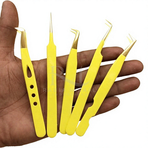 Pince à cils jaune avec revêtement en poudre, pointe en plasma dorée, poignée simple, en acier inoxydable / Ciseaux / Miroir / Emballage en boîte noire - Product Image 6