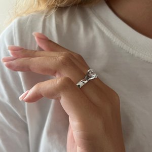 Bague de fiançailles en diamant de laboratoire rond de 2 carats E VVS2, bague solitaire confortable de 4 mm, or blanc 14 carats, certifiée IGI - Product Image 2