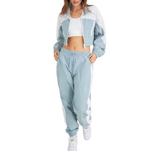 Conjunto Deportivo de 2 Piezas para Mujer, Cortavientos Informal de Lujo, Personalizado con Contraste de Color, Ligero e Impermeable - Product Image 1