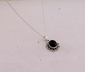 Pendentif en Onyx Noir Naturel Vintage en Gros, Sertissage Clos, Plaqué Argent Sterling 925, Pendentif Fait Main en Pierre Précieuse à Points - Product Image 5