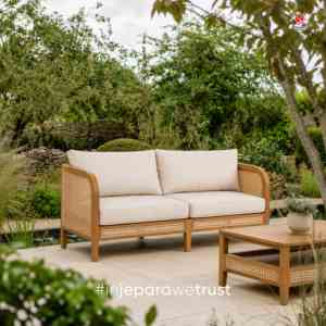 Sofá de Ratán y Caoba Jepara Hecho a Mano de Primera Calidad, Elegante Sofá de 2 Plazas para Sala de Estar de Lujo, Hotel, Hecho en Indonesia - Product Image 1