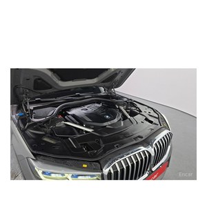 BMW Serie 7 740i M Sport, Modelo Abril 2021, con 92,512 km, Volante a la Izquierda, Caja de Cambios Automática - Product Image 6