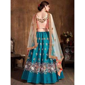 Lehenga choli ผ้าไหมดิบสีน้ำเงินอมเขียวพร้อมด้ายทำงานสำหรับเจ้าสาว - Product Image 3