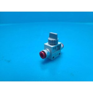 Vanne manuelle SMC VHK2-07F, utilisée comme pièce détachée pour équipement semi-conducteur d'occasion - Product Image 1