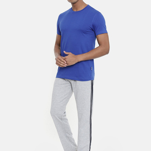 T-shirt confortable 100 % polyester coton, col rond, couleur unie, avec logo personnalisé, coupe ajustée, idéal pour l'été - Product Image 3
