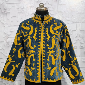 Chaqueta de terciopelo verde azulado bordada para mujer – Abrigo corto étnico Sujani hecho a mano - Product Image 1