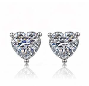 Boucles d'oreilles en forme de cœur avec diamant Moissanite, argent sterling, bijoux classiques, cadeau pour femmes - Product Image 1