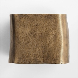 Table de bar sculpturale abstraite, forme fluide, design à structure ouverte, construction durable, pièce d'art pour espaces de vie modernes - Product Image 5