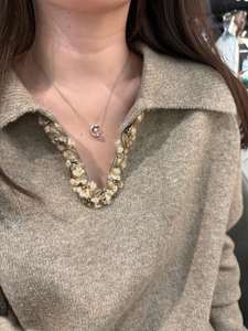 สร้อยคอจี้เพชรโมอิสซาไนต์ทรงพระจันทร์หรูหราจาก ZAWO HOUSE ประดับด้วยกรอบแบบ Claw Setting ชุบทองคำสีกุหลาบบนเงินแท้ 925 พร้อมสายคล้องคอแบบ Clavicle Chain - ของขวัญสำหรับทุกเพศ - Product Image 5