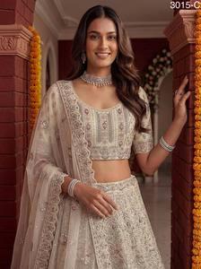 Colecciones de Terciopelo para Novias Indias con Trabajo Zarkhan de Fabzone Modelo FZBELLA - Product Image 1
