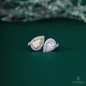 แหวนหมั้นเพชรทอยเน็ทเมอิสีเหลืองและสีขาวลูกแพร์คู่สีทองขาว18K สำหรับผู้หญิง - Product Image 1