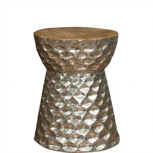 Tabouret de batterie moderne en aluminium, table d'appoint en métal martelé fait main, finition argent antique, plateau rond en bois, meuble d'appoint à vendre - Product Image 1