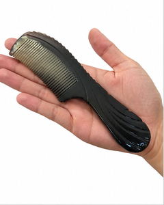 Peigne à barbe de luxe en corne de buffle, fait main, écologique, antistatique, forme naturelle, logo personnalisé, fournisseur OEM - Product Image 4