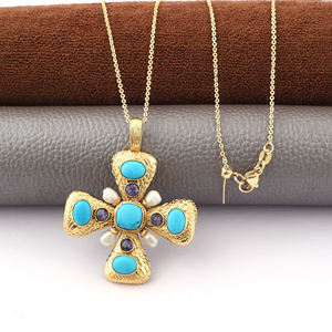 Nouveau collier tendance en métal texturé plaqué or avec pendentif croix de Jésus, orné de breloques en perles, turquoise bleue et zircon cubique violet. - Product Image 3
