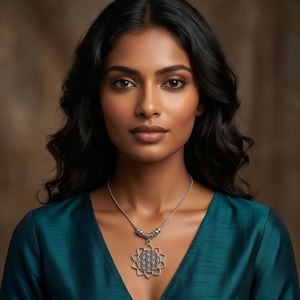 DIVYORO Ensemble de chaînes avec pendentif mandala en argent oxydé, cadeau classique pour femme - Product Image 3