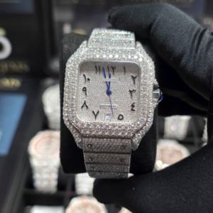 Montre de luxe en or rose avec cadran romain blanc entièrement sertie de pierres, mouvement mécanique Miyota, acier inoxydable, verre saphir, entièrement sertie de pierres - Product Image 3