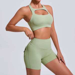 Conjunto de yoga con estampado floral sexy para mujer, chaleco y pantalones cortos con tirantes anchos y cintura elástica transpirable, conjuntos de yoga de 2 piezas para verano - Product Image 2