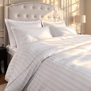 Parure de lit d'hôtel en coton 4 pièces à rayures 300TC, drap-housse, taies d'oreiller, housse de couette, toutes saisons, blanc, style luxe léger - Product Image 1