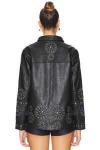 Chaqueta de cuero para mujer, estilo racer, de invierno, con cuello de botones, impermeable, acolchada, de secado rápido, transpirable, con tachuelas, tamaño personalizado, venta al por mayor - Product Image 6