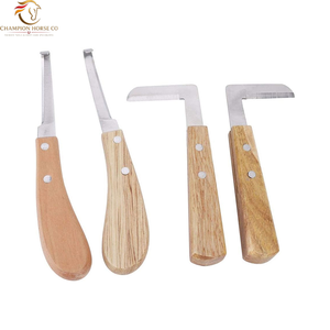 Cuchillos veterinarios reutilizables de acero inoxidable con mango de madera para el cuidado de caballos y ganado en granjas. - Product Image 3