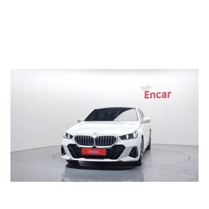 BMW Série 5 520i M Sport 2023, 27 882 km, boîte automatique, sièges en cuir, conduite à gauche, avec caméra de recul - Product Image 3