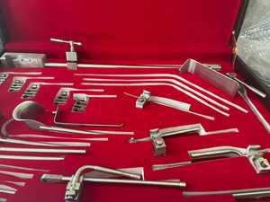 Sistema de Retractores Quirúrgicos Thompson de Acero Inoxidable de 30 Piezas para Cirugía Ortopédica y Abdominal - Product Image 3