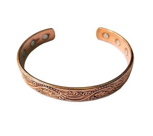 Medalla de Latón Zara Enterprises para Hombre, Ecológica, Pulida, Grabada con Láser, Tema Amor, para Deportes y Juegos, con Cierre Magnético Ajustable - Product Image 1