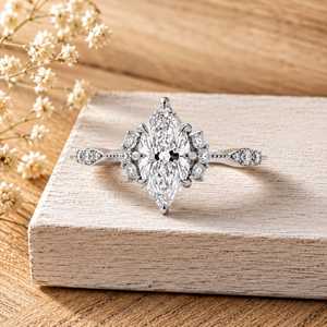 Anillo de Compromiso de Oro Macizo de 10k, 14k, 18k con Filigrana Dorada, Halo de Diamantes y Diamantes de Laboratorio con Claridad VS VVS1, Corte Marquesa y Agrupación de Diamantes - Product Image 2