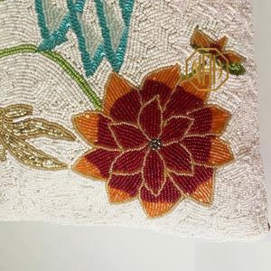 Housse de coussin carrée brodée de perles, motif floral, faite à la main, décoration intérieure, commandes personnalisées - Product Image 3