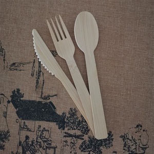 Ensemble de couverts tendance en bois de bouleau compostable pour la restauration commerciale (aéronautique et ferroviaire) – Fourchette, couteau, cuillère - Product Image 1