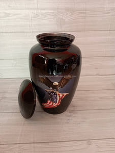 Urna Funeraria Grande de Latón Estilo Americano Personalizada al por Mayor para Cenizas Humanas con Grabado de Corazón y Acabado Dorado - Product Image 3