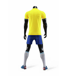 Maillots et shorts de football personnalisés à marque privée, en polyester à séchage rapide, avec impression par sublimation intégrale - Product Image 5