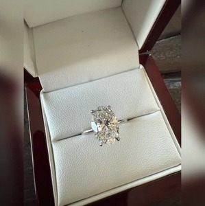 Anillo de Lujo con Diamante Cultivado en Laboratorio de Corte Ovalado, Color E/F, Claridad VS-VVS, Plata 925 para Mujer, Regalo de Compromiso o Boda, Certificación IGI SGL 4 - Product Image 1