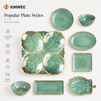 Assiette à dîner en porcelaine verte irrégulière avec glaçure texturée en forme de feuille, assiette en céramique personnalisée pour restaurant, hôtel, vente en gros