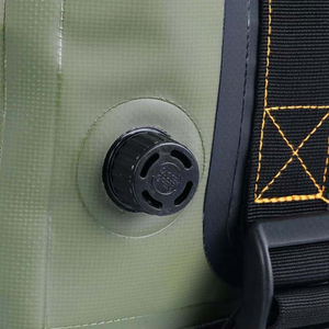 Sac de sport et de voyage en nylon écologique pour homme avec options personnalisables - Product Image 6